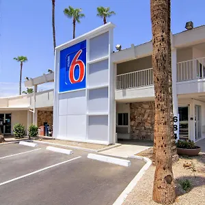 3* Hotel 6 Old Town Fashion Square